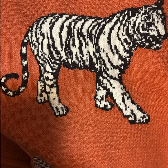 Shop the Mint women’s size small Rust Orange Tiger Sweater - Picture 3 of 7